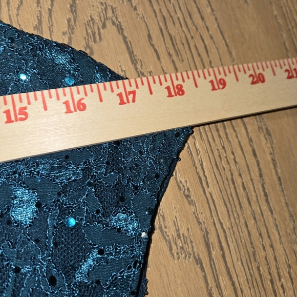 Elegant Teal Lace Dress - Picture 3 of 7